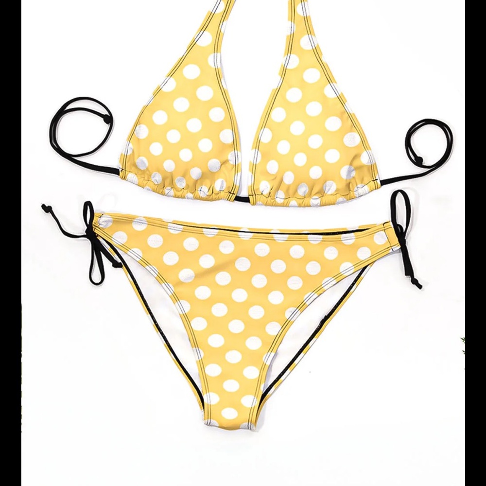 Polka Dot DIVA V-Neck Yellow Polka Dot Bikini Set
X-Large - Picture 3 of 10